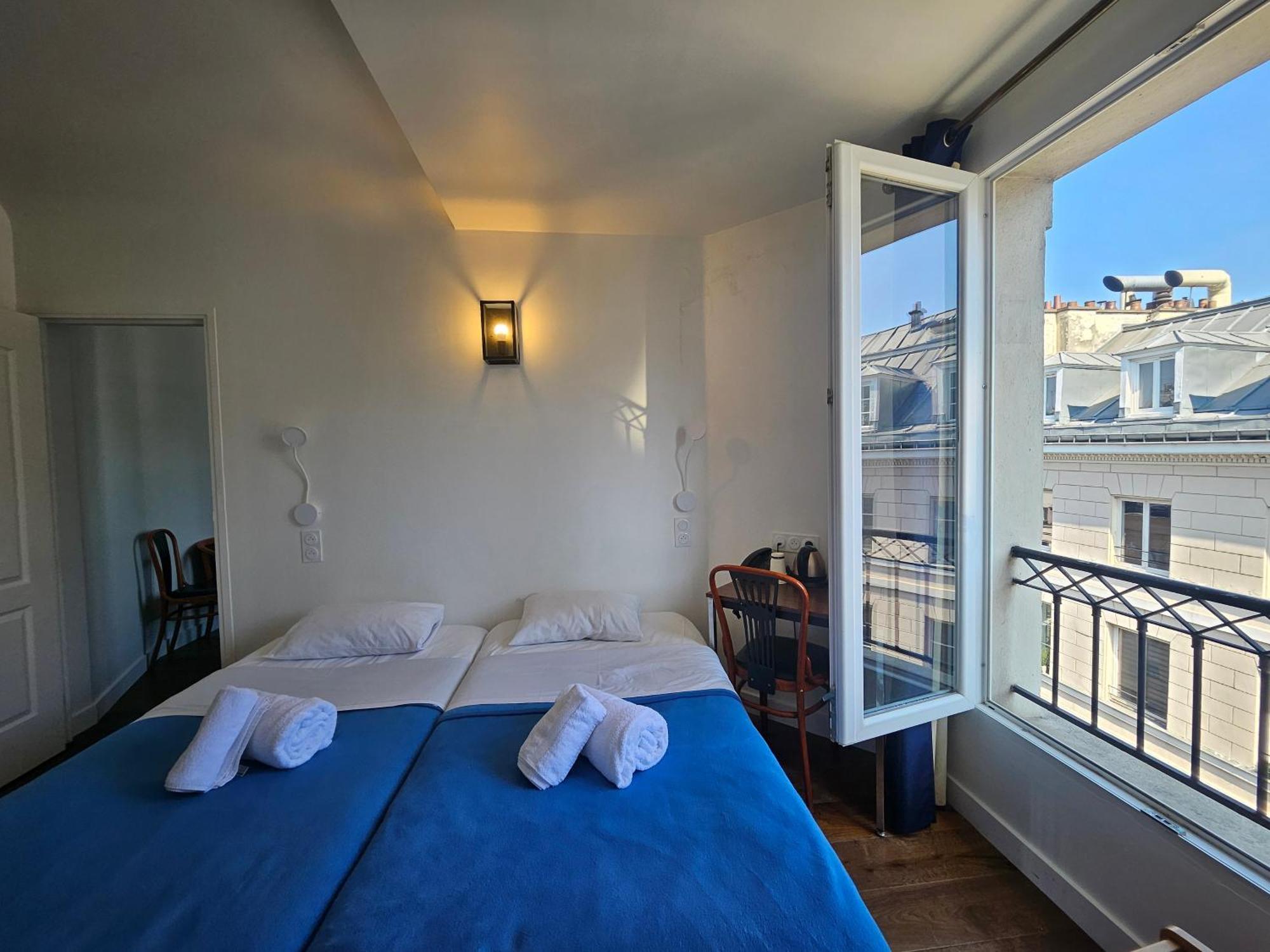 Hotel La Louisiane Paris Exterior photo
