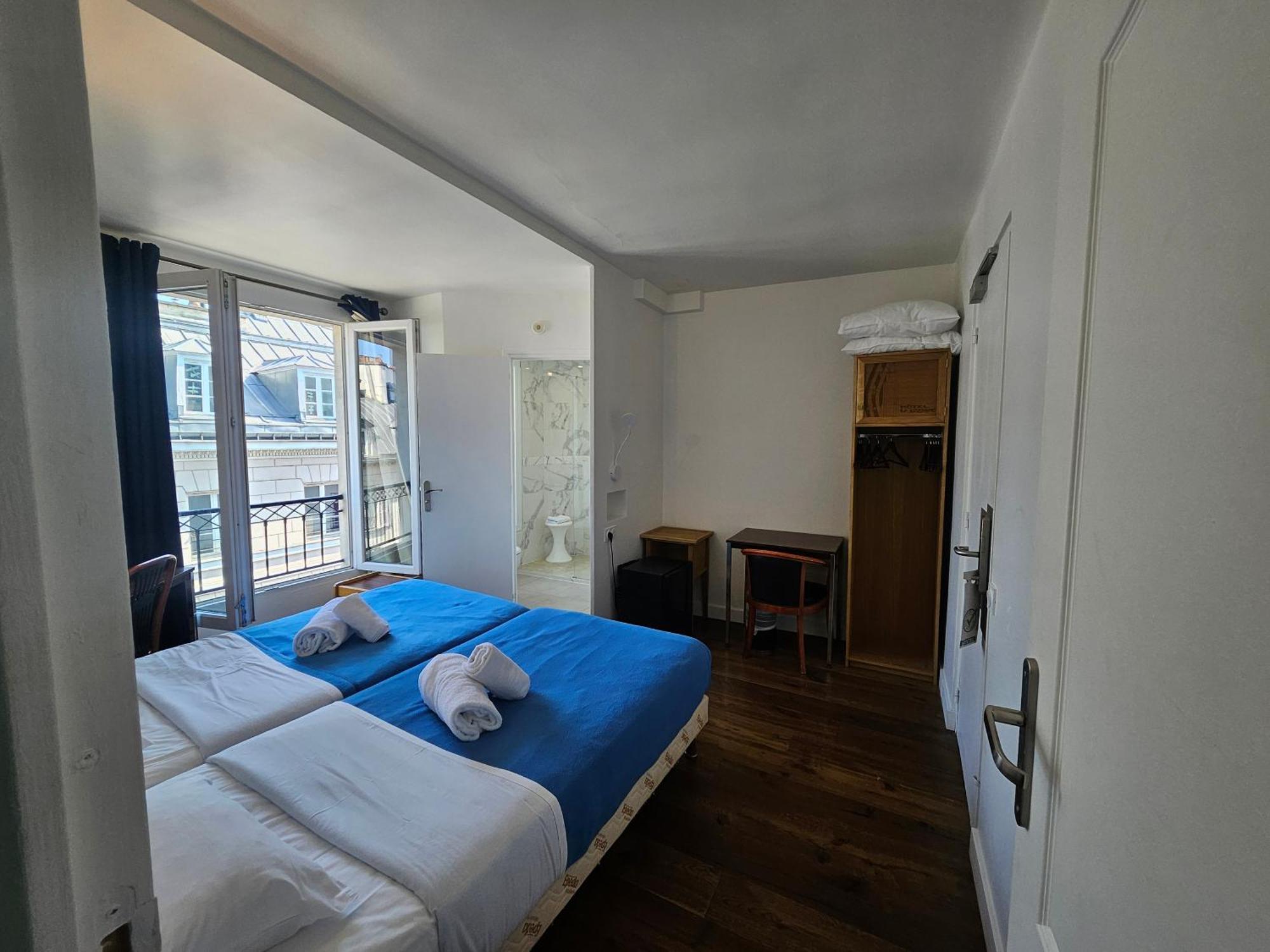 Hotel La Louisiane Paris Exterior photo