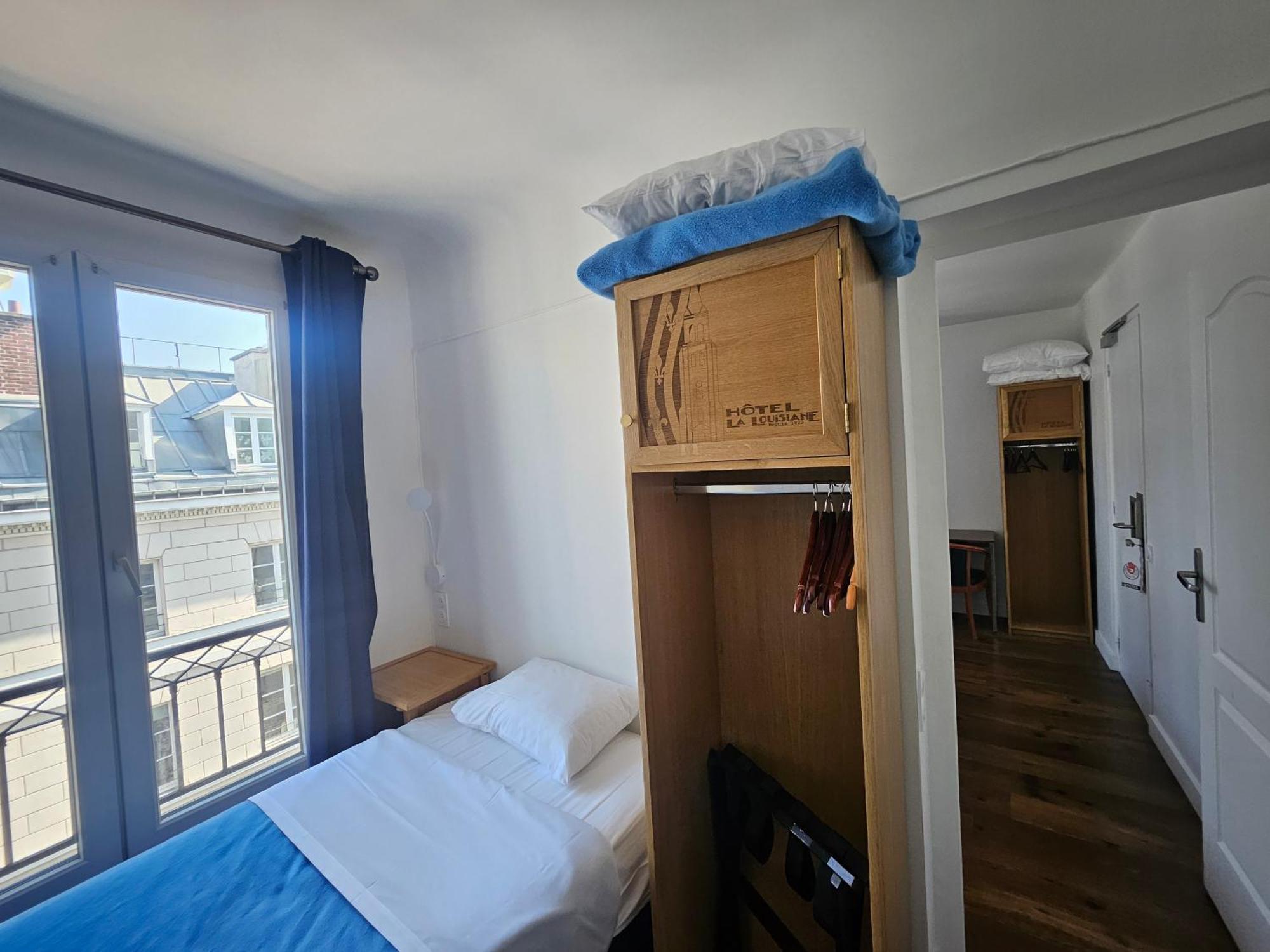 Hotel La Louisiane Paris Exterior photo